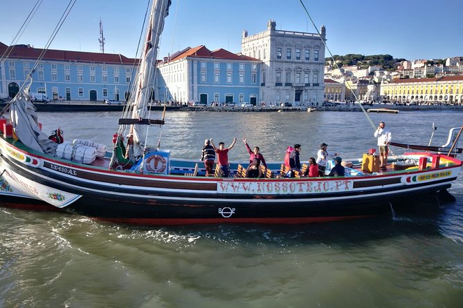 Lisbon Traditional Boats - Guided Sightseeing Cruise - The Return Ride and the Best Seats