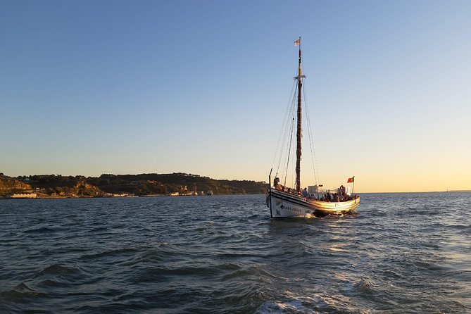 Lisbon Traditional Boats - Guided Sightseeing Cruise - Commentary, Languages, and the Human Touch