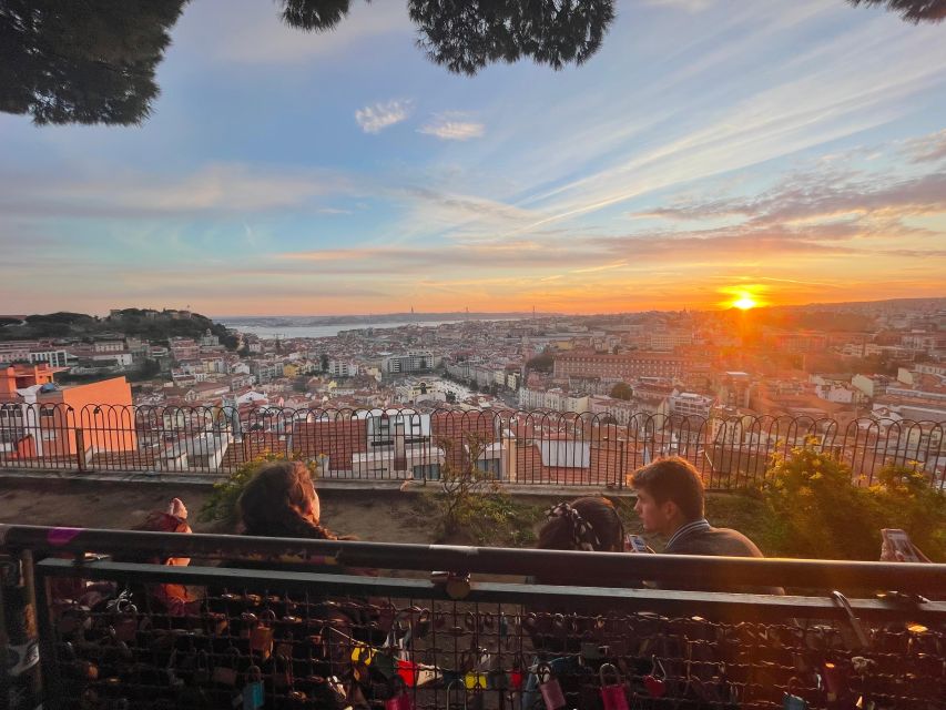 Lisbon: Tuk Tuk with hotel pick up and the best of old city - Street art, fado, and the personal touch