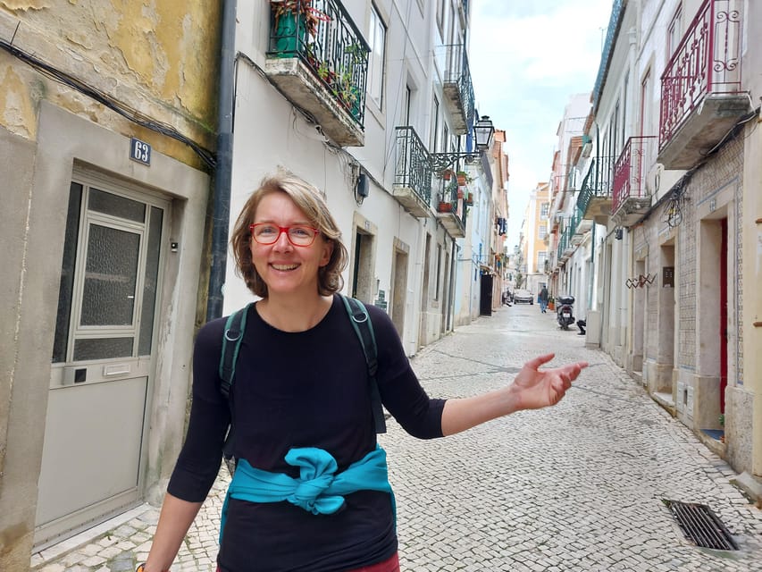 Lisbon: Walking Tour in the Center (Max 12 Participants) - Rua Augusta and the final walk to Praça do Comércio