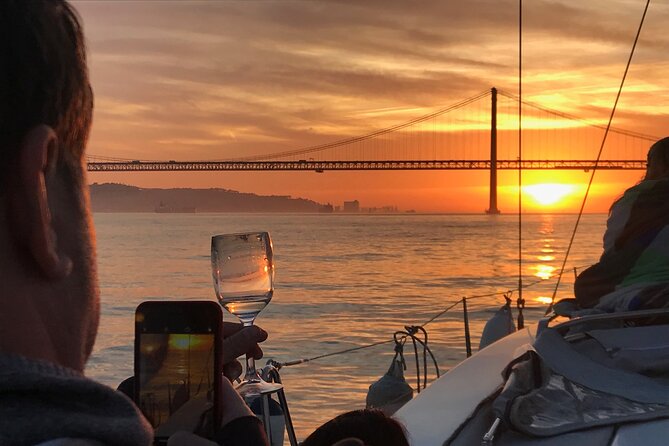LUXURY Catamaran Sunset and Wine cruise - Key details before you book