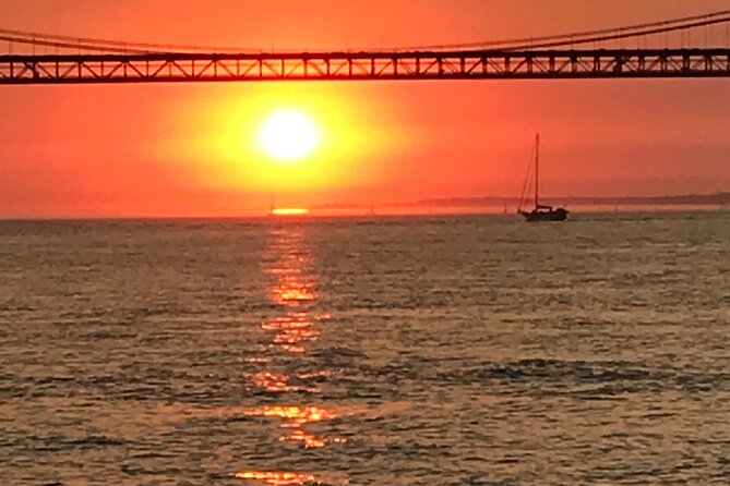 LUXURY Catamaran Sunset and Wine cruise - Why Lisbon looks better from the Tagus at sunset
