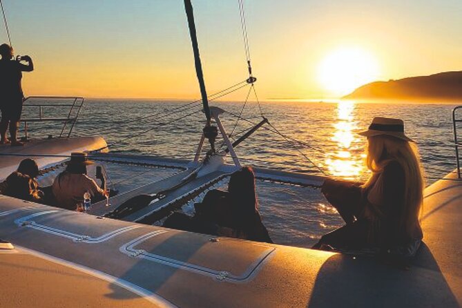 LUXURY Catamaran Sunset and Wine cruise - Leaving from Alcântara and finding the boat