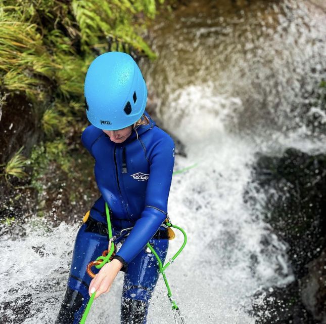 Madeira: Beginner Canyoning - Level 1 - Rappelling down waterfalls up to 10 meters