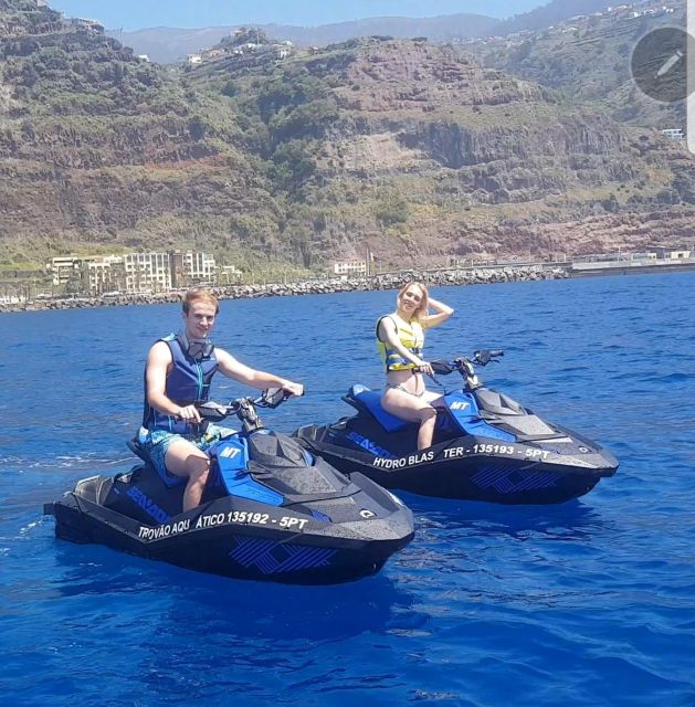 Madeira: Calheta Jet Ski Rental - Choosing between a licensed ride and the closed circuit
