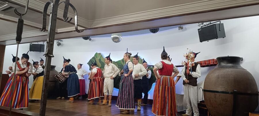 Madeira: Folk Dancing Show and Traditional Local Dinner - The folk show keeps dinner moving
