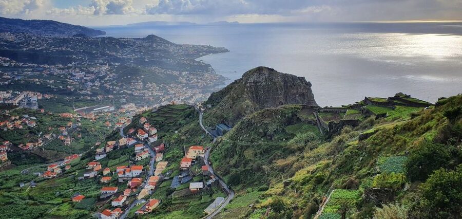 Madeira: Full-Day Jeep Tour, Natural Pools, Seixal & Fanal - Looking down from Cabo Girão