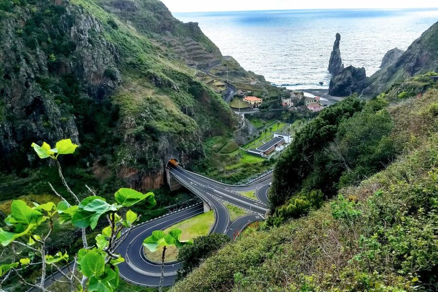 Madeira: Full-Day Jeep Tour, Natural Pools, Seixal & Fanal - The off-road stretch into the laurel forest