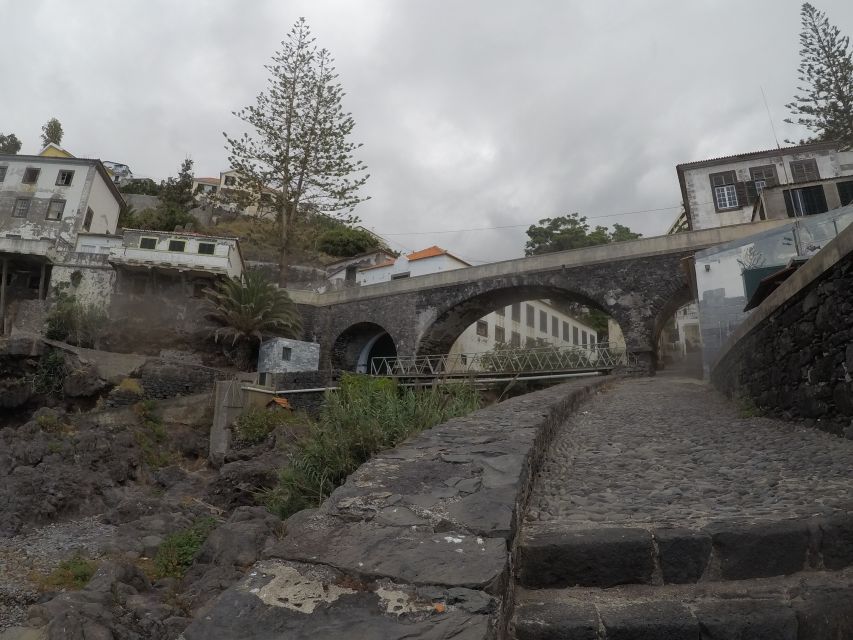 Madeira: Garajau Nature Reserve Kayak and Snorkel Tour - The 40-minute paddle toward Lazareto