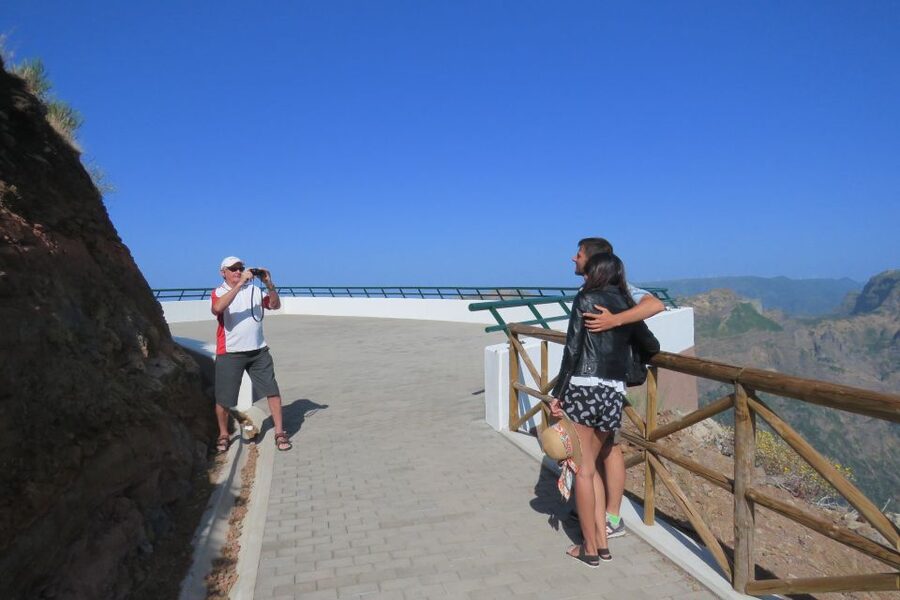 Madeira : Nun's Valleys and Pico Areeiro 4X4 Tour - Camacha and Madeira’s wicker tradition