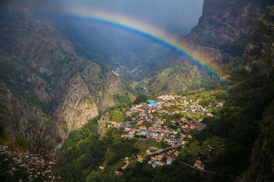 Madeira: Nuns Valley Half-Day Tour - Down into Curral da Freiras