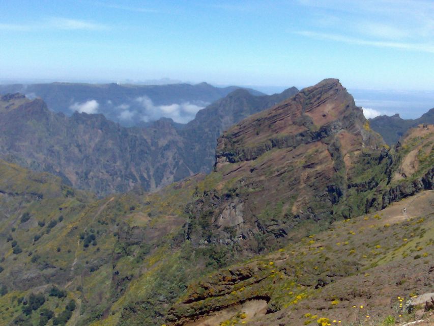 Madeira: Pico do Arieiro & Laurissilva Forest - East tour - Santana’s A-frame houses and lunch break