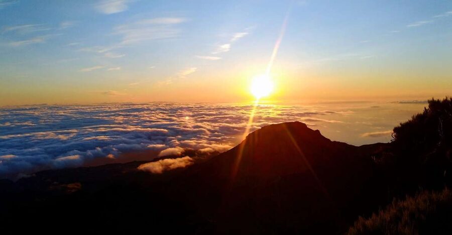 Madeira: Pico Ruivo Guided Sunrise Hike with Hotel Pickup - Why Pico Ruivo before sunrise is worth the alarm