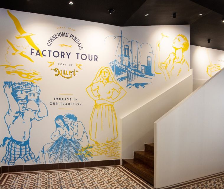 Matosinhos: Conservas Pinhais Factory Tour - Wrapping your own sardine tin
