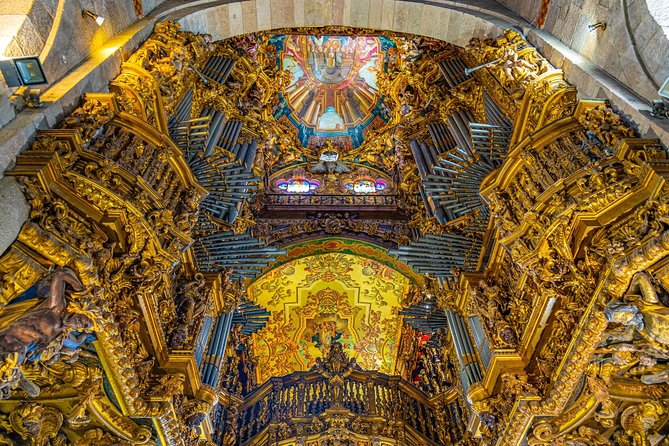 Minho Tour Private (Braga and Guimarães) Full Day - Walking through the UNESCO-listed historic center