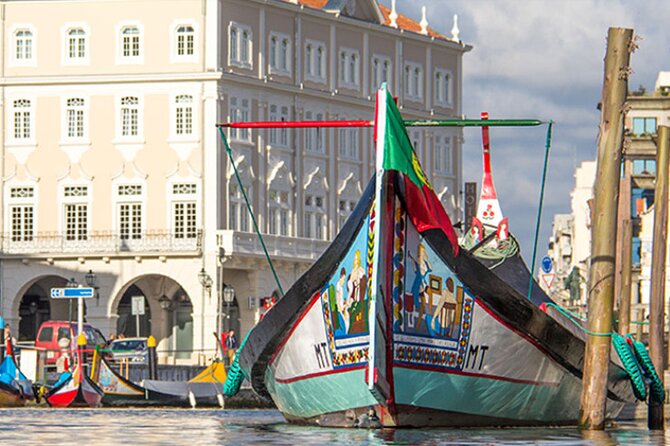 Moliceiro Boat Tour on the Ria de Aveiro - What you see during the 45-minute canal ride