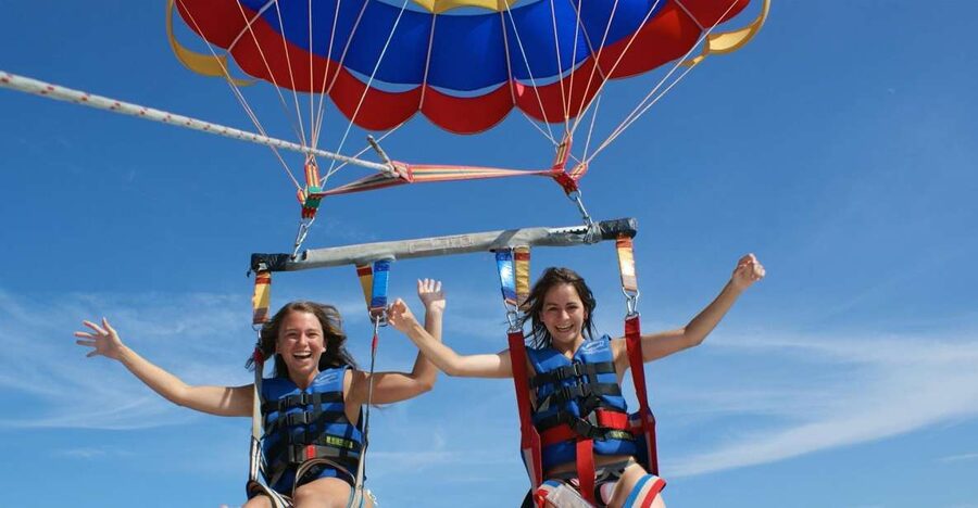 Parasailing Vilamoura - Eight to ten minutes above Vilamoura and Quarteira