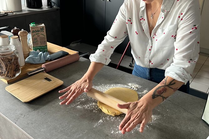 Pastel de Nata | Workshop from scratch | Porto's city center - The first steps: pastry, technique, and a glass of local wine