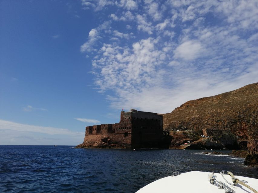 Peniche: Berlengas Island Round-Trip Ferry with Island Stop - The 30-minute ferry from Peniche
