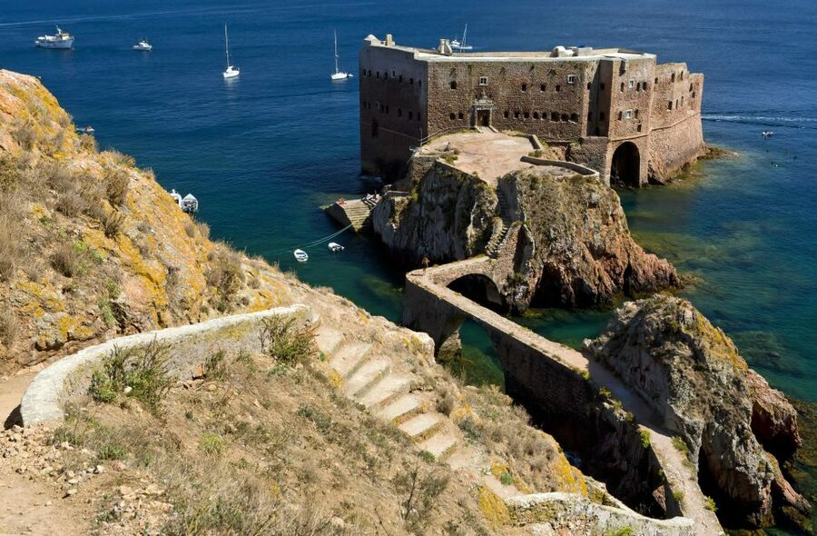 Peniche: Berlengas Roundtrip and Glass-Bottom Boat Cave Tour - The 30-minute glass-bottom cruise