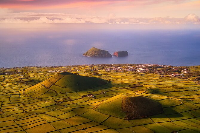 PHOTO TOUR (Full Day Private Tour- Sunrise to sunset) - Following trails shaped by volcanic activity