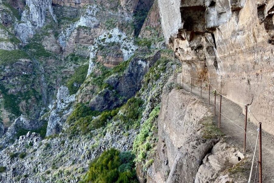 Pico Do Arieiro Pico Ruivo Sunrise or Morning Hike Transfers - Key points to know before you book