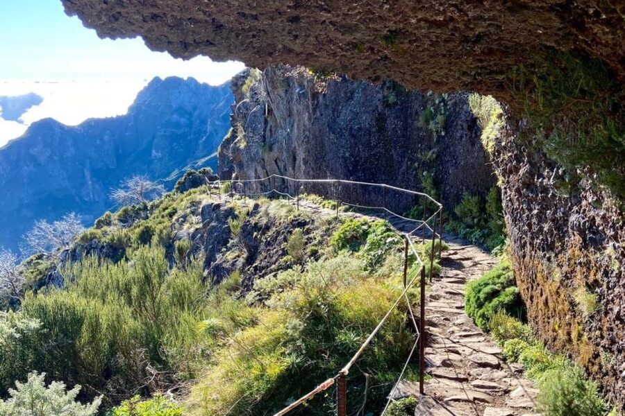 Pico Do Arieiro Pico Ruivo Sunrise or Morning Hike Transfers - PR3: the quieter alternative