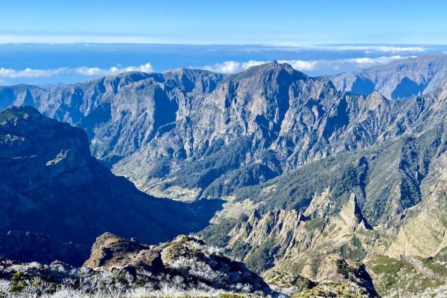 Pico Do Arieiro Pico Ruivo Sunrise or Morning Hike Transfers - Achada do Teixeira and the return ride
