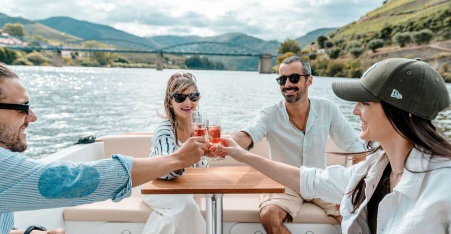 Pinhão: Douro River Solar Boat Tour with Wine Tasting - Weather, clothing, and comfort