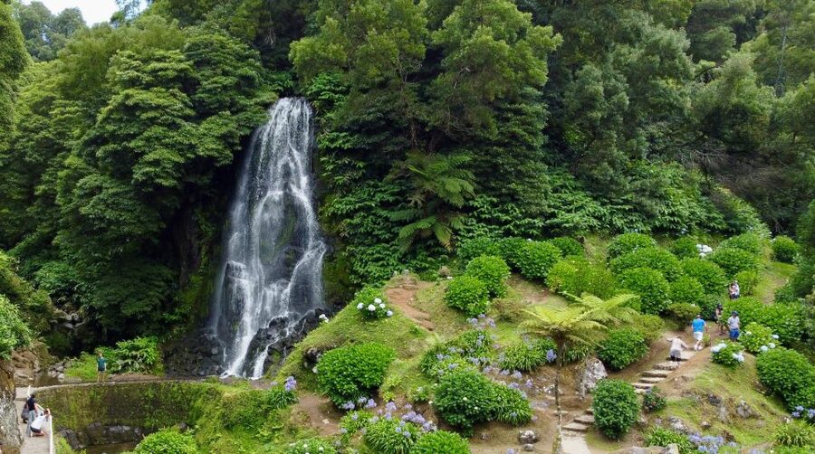 Ponta Delgada: Private Full or Half-Day 4x4 São Miguel Tour - Sete Cidades, crater lakes, and western São Miguel