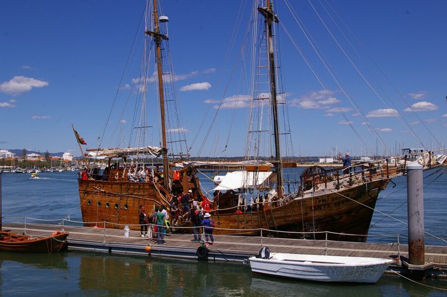 Portimão: Pirate Ship Cave Cruise - Inside Benagil Cave and the Algarve sea grottoes