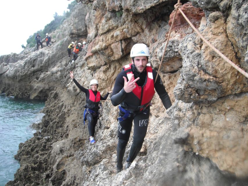 Portinho da Arrábida: Coasteering Boat Tour - The guides make the difference