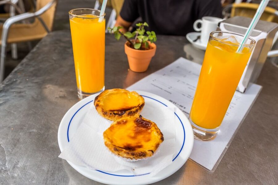 Porto: 3-Hour Guided City Highlights Walking Tour - Aliados Avenue and Porto’s grand civic center