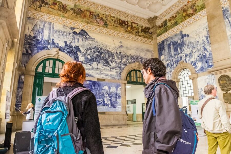 Porto: 3-Hour Guided City Highlights Walking Tour - Bolhão Market and a taste of local routine