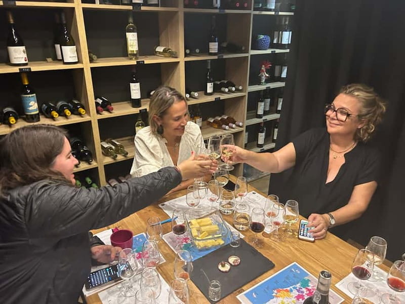 Porto: 5 Port Wine Tasting with Delicious Pairings - The guides make the short format work