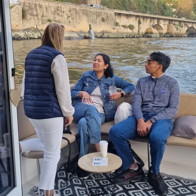 Porto: 6 Bridges Cruise & Port Wine with Sunset Option - Freixo Palace and Porto’s Historic Core