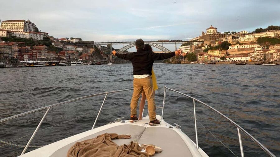 Porto: 6 Bridges Yacht Cruise with Local Wine & Snacks - Passing Porto’s six bridges