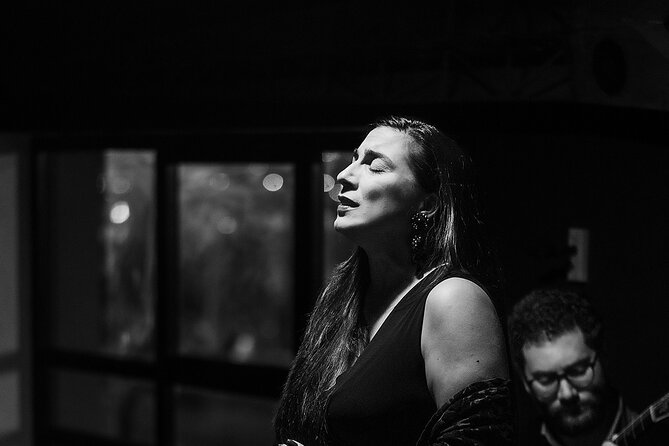 Porto: Authentic Fado Music by the River - Why the small room changes the experience