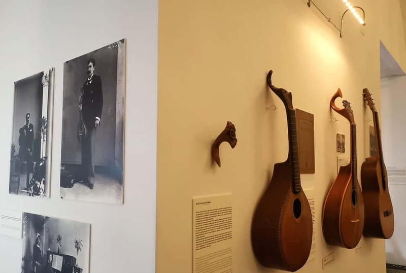 Porto: Authentic Fado Show, Port Wine & Handmade Instruments - The Port wine break