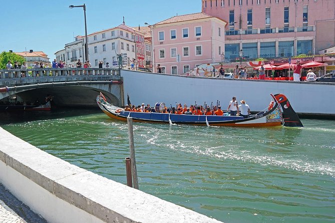 Porto: Aveiro Tour Including Moliceiro Cruise - Costa Nova and its candy-striped cottages