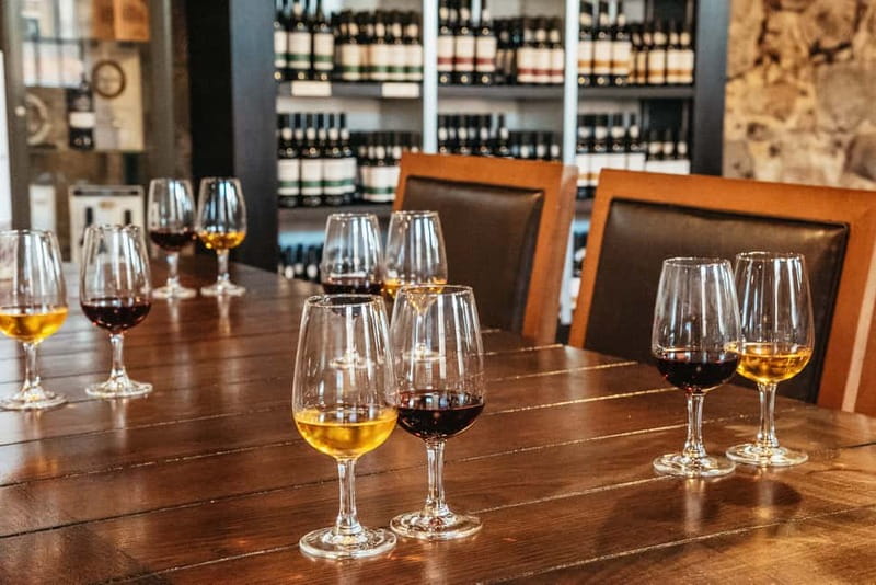Porto: Bridges Cruise with Wine Cellar Tour or Sunset Option - Porto makes more sense from the Douro