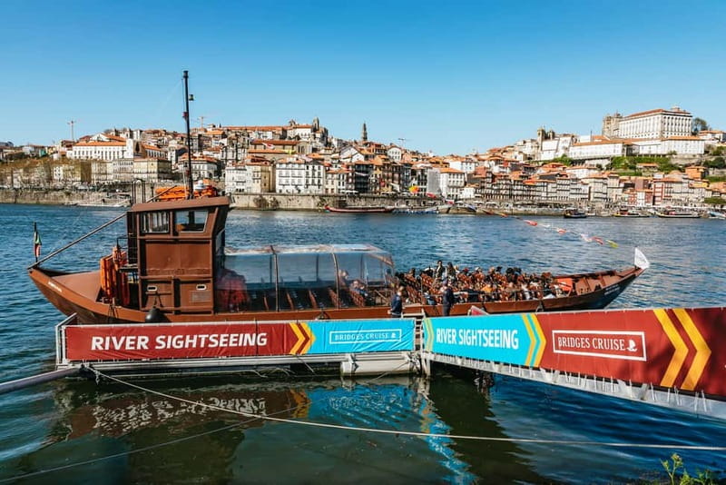 Porto: Bridges Cruise with Wine Cellar Tour or Sunset Option - Is the cruise comfortable for families and older visitors?