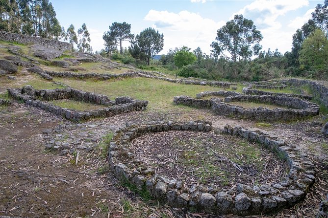 Porto Buggy Adventure: Guided Tour to Ruins and Typical Village - Quintandona and its unusual schist buildings