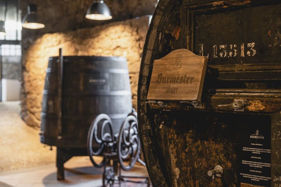 Porto: Burmester Cellar Tour with Tasting & Pairing Options - Choosing the premium chocolate option