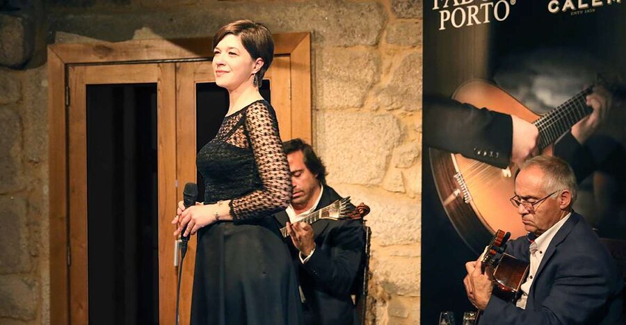 Porto: Cálem Cellar Tour, Fado Show & Wine Tasting - Small Details That Make a Difference