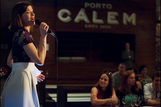 Porto: Cálem Cellar Tour, Live Fado Show and Wine Tasting - Two glasses with two different personalities