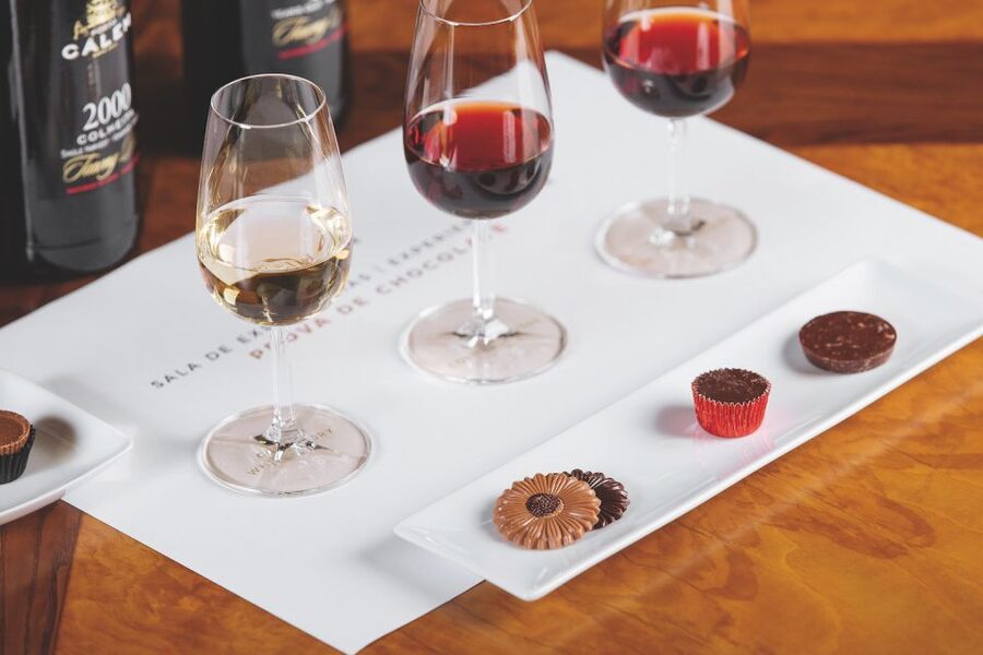 Porto: Cálem Cellar with Chocolate, Cheese, and Wine Tasting - Fifteen minutes in the interactive museum
