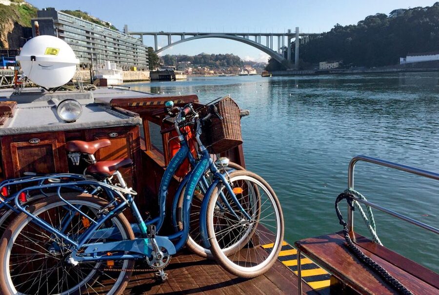 Porto: City Bike Rental - Starting in Miragaia beside the Douro