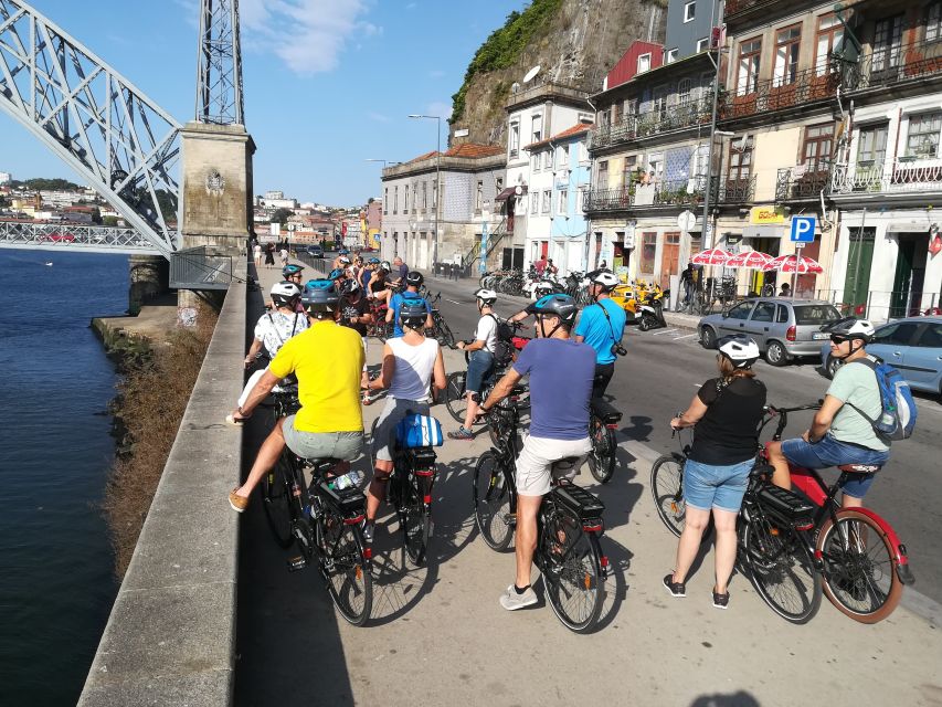 Porto: City Highlights 3-Hour Guided Electric Bike Tour - Group size, pace, and the traffic question