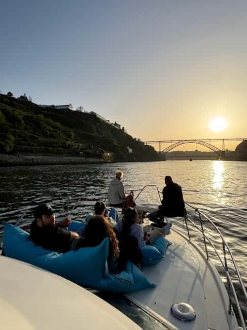 Porto: City Views or Sunset Tour with Drinks - Key points at a glance